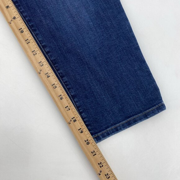 St Johns Bay Womens Size 16P Blue Cotton Blend Mid Rise Denim Capri Jeans - Picture 9 of 10